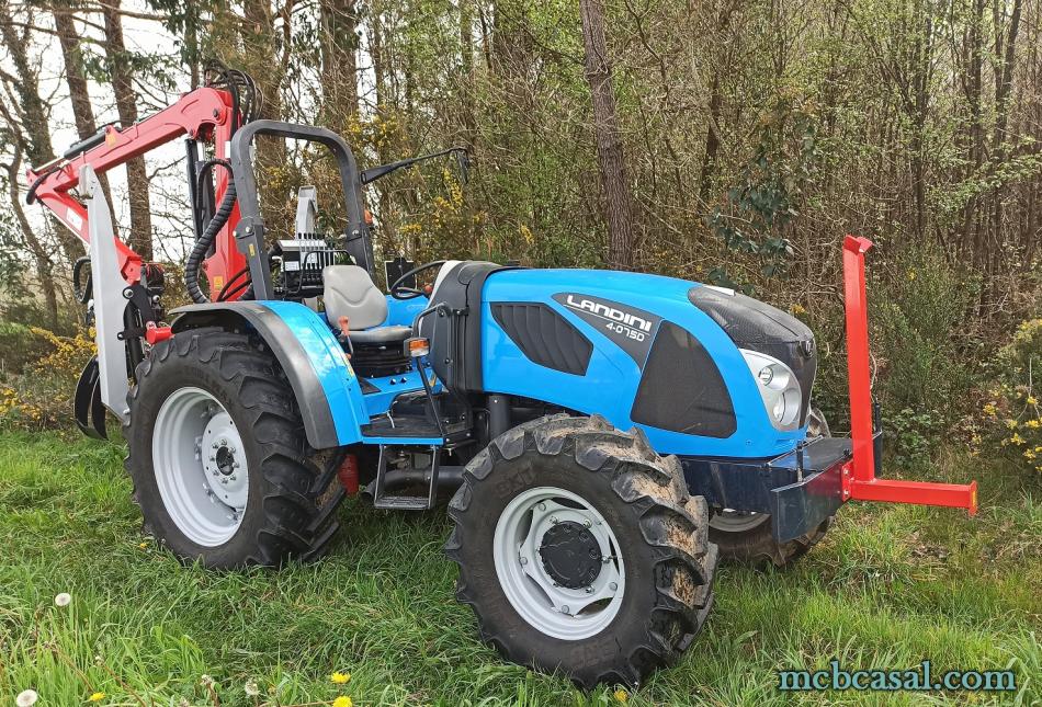 Grúa 5 M acoplada a Landini 4-075D 4