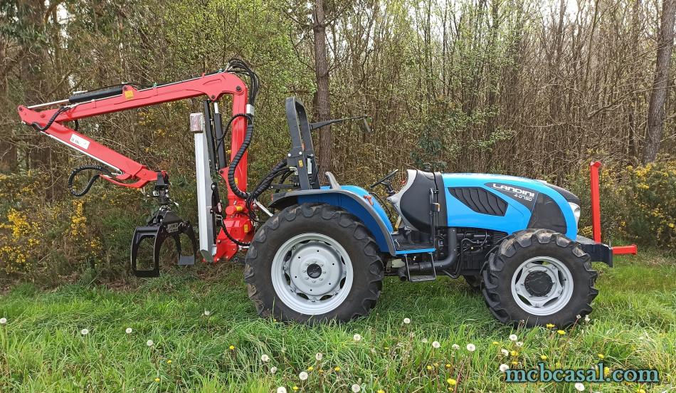 Grúa 5 M acoplada a Landini 4-075D 3