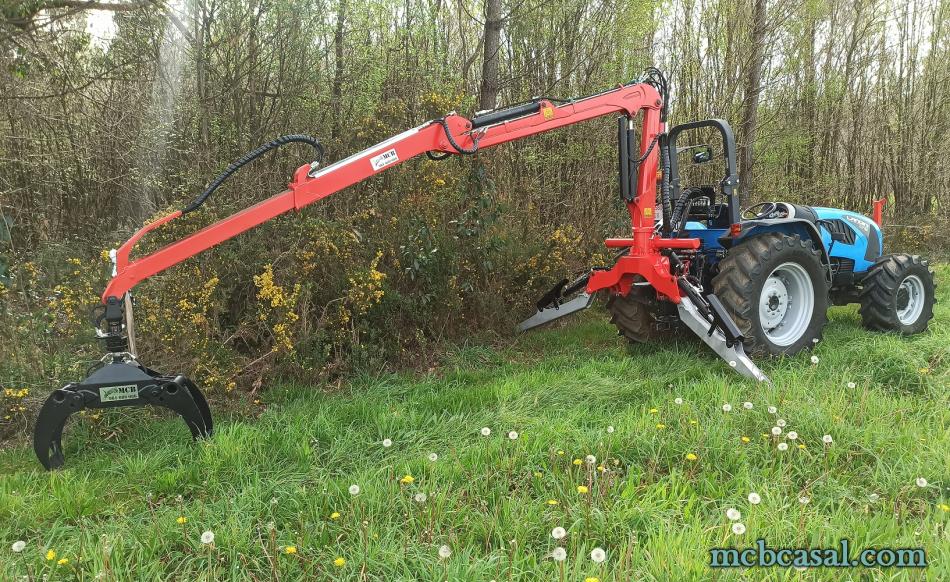 Grúa 5 M acoplada a Landini 4-075D 6