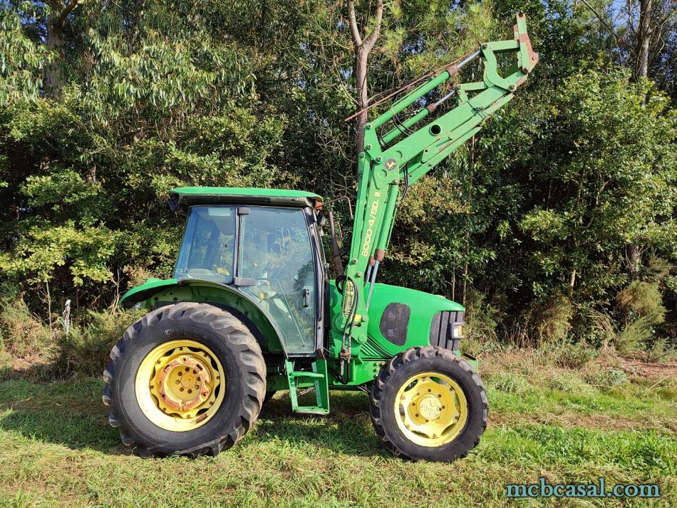 John Deere 5820 F 4 John Deere 5820 F 4