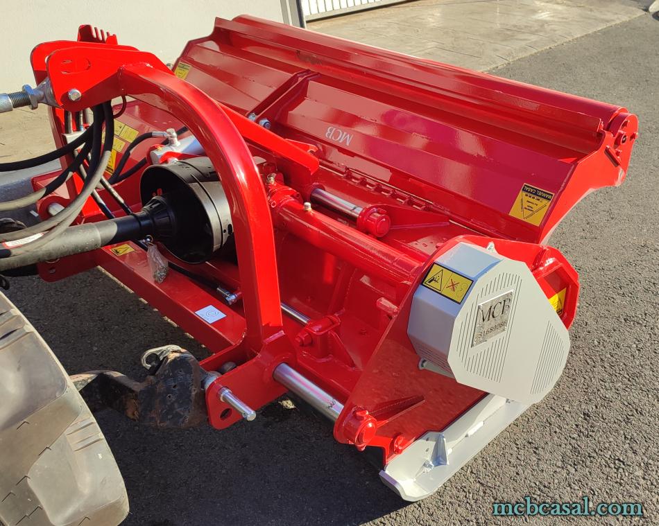 Trituradoras con puerta trasera hidráulica 10