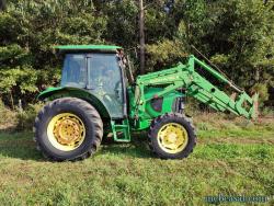 John Deere 5820 F